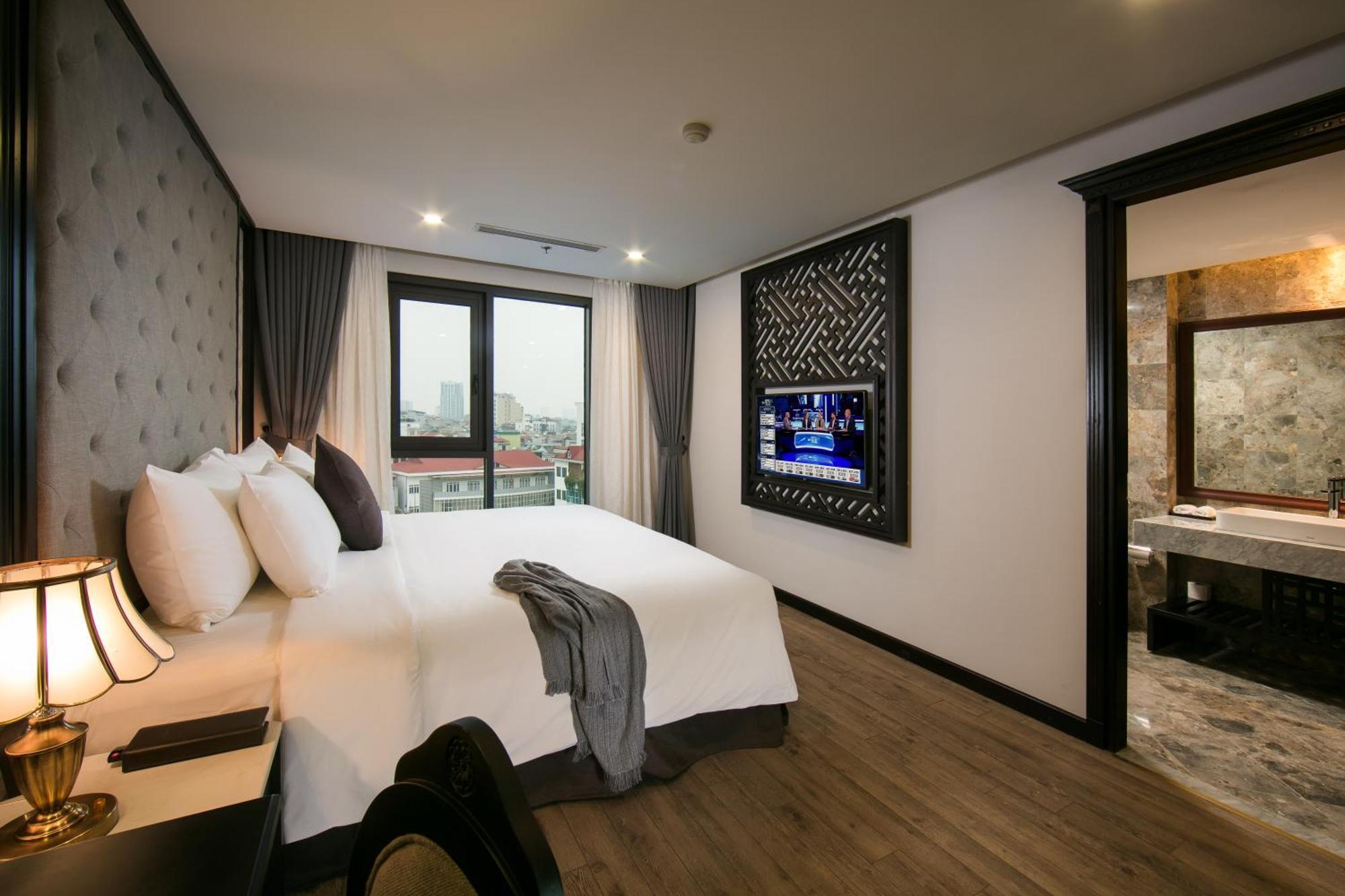 Suite with City View